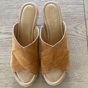 Bella Vita Women's Brown Suede Mules